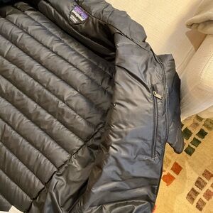 Patagonia - men’s black puffer jacket, size xl